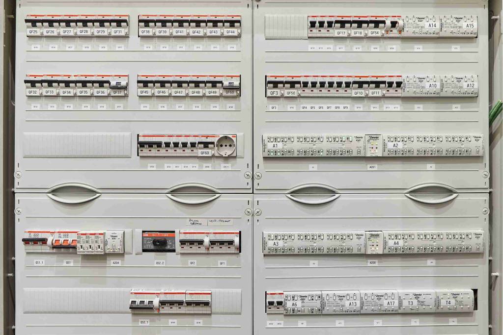 53Q7856_11zon-_1_.jpg 53Q7856_11zon-_1_.jpg