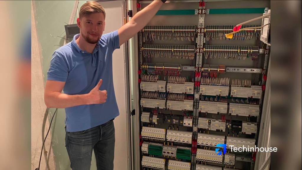 Frame-21_min.jpg Frame-21_min.jpg